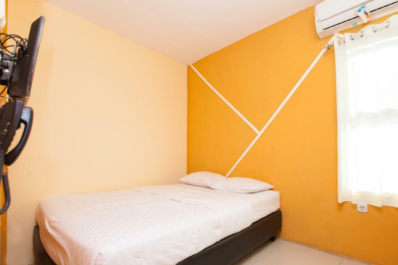 Oyo 340 Cleo Guest House Hotel Bandung